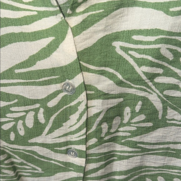 Peach Brand Green Leaf Print Button Down Shirt - Picture 3 of 6